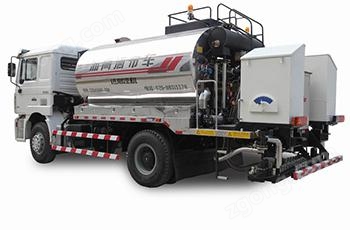 抗滑型智能瀝青灑布車(chē)